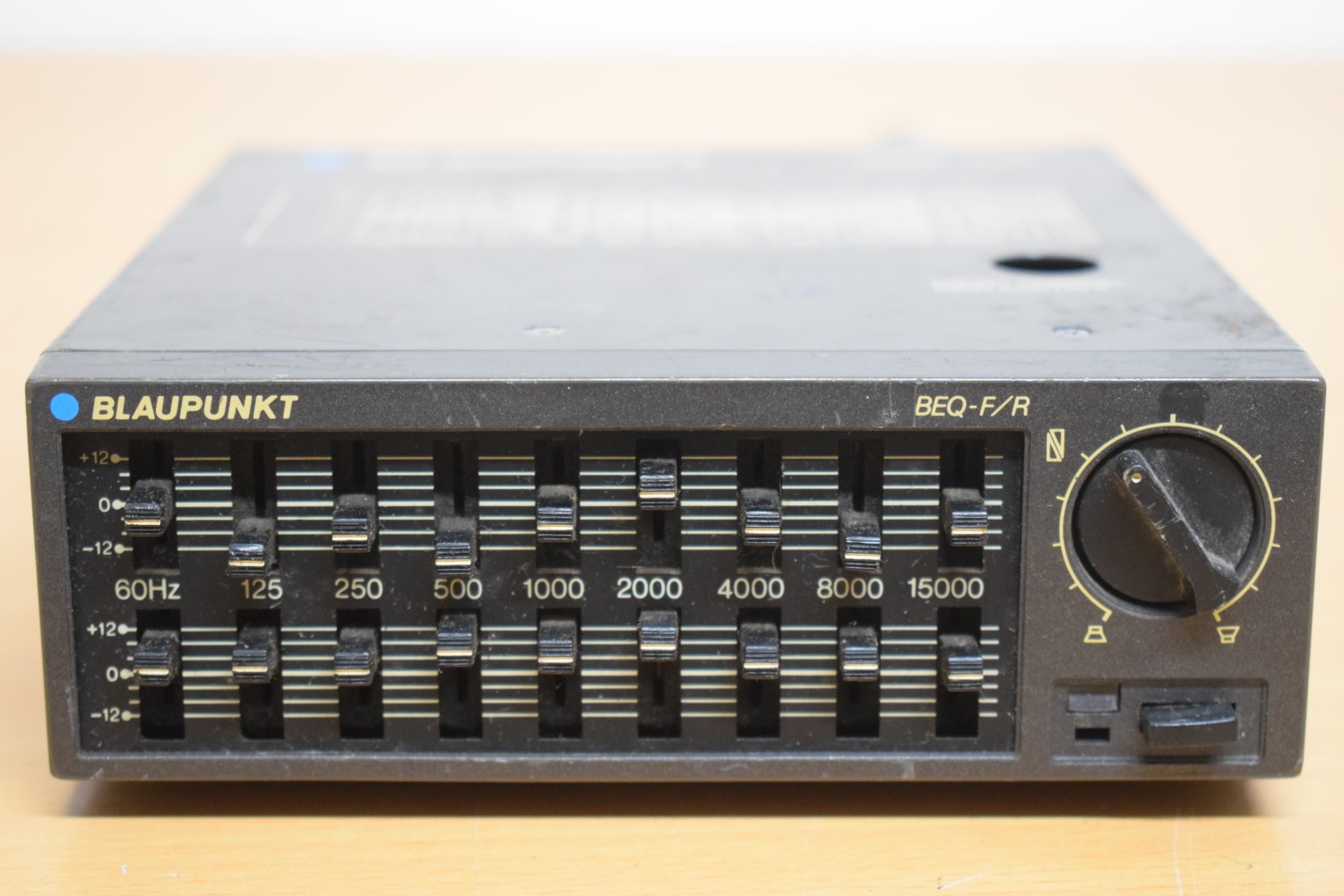 Blaupunkt BEQ F/R – 9Bands Car Equalizer  			